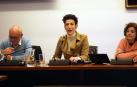 El director general de Intervención del Gobierno foral, Iñaki Arrizabalaga; la consejera de Economía, Elma Saiz, y la parlamentaria Isabel Aramburu, de Geroa Bai.