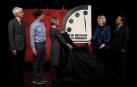 Siegfried Hecker, Daniel Holz, Sharon Squassoni, Mary Robinson y Elbegdorj Tsakhia muestran el el Reloj del Apocalipsis actualizado
