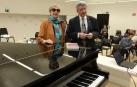 Antonio Baciero, autor del libro, junto a Margarita Remacha en el Aula Guelbenzu de la Ciudad de la Música