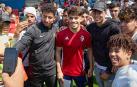 Unas 650 personas pertenecientes a 36 asociaciones sociales animaron a los jugadores de Osasuna en el entrenamiento del miércoles, 31 de mayo, en Tajonar