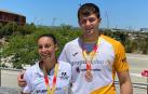 Laura Martínez, campeona de jabalina, y Andoni Alfonso, bronce en martillo, con sus medallas.