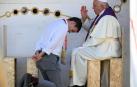 El Papa Francisco confiesa al joven cordobés Francisco Valverde en el Parque del Perdón de Lisboa