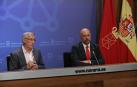 El vicepresidente 1º del Gobierno y consejero de Presidencia, Félix Taberna, y el nuevo consejero de Economía y Hacienda, José Luis Arasti, en la rueda de prensa posterior a la sesión de Gobierno