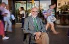 Fernando Domínguez ante la sede del departamento de Salud, en la Plaza de la Paz
