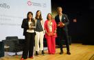 De izquierda a derecha, Maira Bes, catedrática de la Universidad de Navarra, junto a Laura Harper, directora de la Fundación Jesús Serra; María Blasco, presidenta del Jurado de los Premios a la Investigación Fundación Jesús Serra; y Jorge Fernández, presentador de la ceremonia de entrega