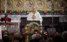 El cardenal Bustillo, oficiando la misa del sábado por la tarde en la parroquia de San Lorenzo de Pamplona. Hoy lo hará en su pueblo, Arre.
