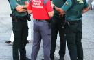 En la imagen, agentes de la Guardia Civil y de Policía Foral que cuidan la seguridad de un evento festivo en Sangüesa