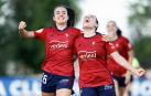 Ainhoa Guallar, que marcó dos goles, junto a Carmen Sobrón, autora del primer tanto rojillo
