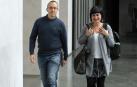 Los parlamentarios de EH Bildu Mikel Zabaleta y Laura Aznal, este lunes en el Parlamento de Navarra