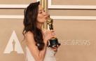 Michelle Yeoh, con el Óscar a mejor actriz en 2023 por su papel en 'Todo a la vez en todas partes'.