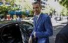 Pedro Sánchez enfila el coche oficial el pasado jueves tras asistir a un foro de eldiario.es