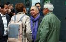 El secretario general de UGT, Pepe Álvarez, conversa con la presidenta del Gobierno foral, María Chivite, este jueves antes del pleno del Parlamento de Navarra