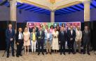 Autoridades y homenajeados, en el patio de la UNED de Tudela