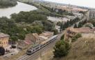 Imagen de las vías del tren a su paso por Tudela