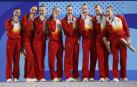 Las españolas posan en el podio con la medalla de bronce