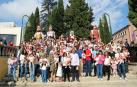 Fotos de la entrega de pañuelos a los niños de Corella nacidos en 2023. /