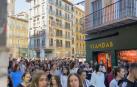 Cientos de estudiantes han marchado este viernes por la mañana desde la sede de Educación del Gobierno de Navarra hacia hasta la Delegación de Gobierno, en la plaza de Merindades. El Sindicato de Estudiantes ha convocado una jornada de huelga y  movilizaciones en toda España para denunciar la "incertidumbre" que tienen los alumnos por no conocer el modelo de examen de la nueva Prueba de Acceso a la Universidad (PAU).