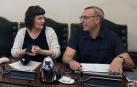 Los ediles de EH Bildu Aitziber Campión y Endika Alonso, durante un pleno del Ayuntamiento de Pamplona