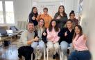 Mujeres participantes en un programa de formación y empleo de COCEFME Navarra con el técnico Javi Gavira