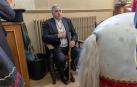 El alcalde de Pamplona, Joseba Asiron, espera en la sacristía de San Lorenzo la salida de la corporación en la procesión del 7 de julio, en San Fermín