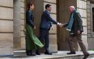 Alain Rousset, presidente del Consejo Regional de Nueva-Aquitania, saluda a Imanol Pradales en presencia de María Chivite