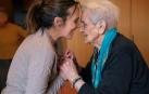 Benita Melero, de 101 años, y su nieta Sonia, de 48, a mediados de mes en su casa de Cascante,