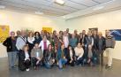 Imagen de algunos de los miembros de Ribera Creativa en la sala de la Casa de Cultura de Ribaforada donde se encuentra instalada su exposición