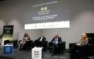 Elena Sancho, europarlamentaria de S&D, Arturo Pérez de Lucía, director general de AEDIPE y José Ignacio Moya, director general de Faconauto, este viernes en la feria Ecomovers