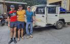 Arakistain, Pérez de Larraya y Zabalza, en Katmandú antes de iniciar su viaje hacia el macizo del Jugal