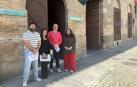 De izquierda a derecha: Ángel Santos, Almudena Miramón, Luis J. Fernández, y Marta Gómara, en la puerta de la UNED de Tudela
