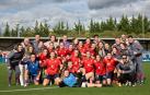 La plantilla y el cuerpo técnico de Osasuna celebran la victoria ante el Oviedo del pasado domingo en Tajonar