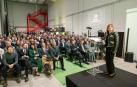 Laura Sandúa Escribano, directora general de Aceites Sandúa -dcha.-, ante el público en la inauguración de la planta en la CAT de Tudela