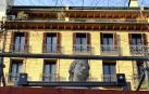 Detalle de la cabeza restaurada de una de las seis estatuas del paseo de Sarasate