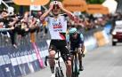 Igor Arrieta cruza la meta como ganador de la etapa del Giro