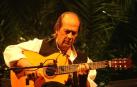 El guitarrista flamenco Paco de Lucía ha fallecido a los 66 años de un infarto en Cancún (México) cuando se encontraba con su hijo en la playa.
