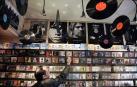 Los locales de discos rinden una oda musical al vinilo