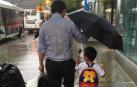 La foto del padre y el hijo que ha dado la vuelta al mundo