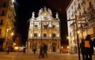 El Ayuntamiento de Pamplona, en una imagen nocturna.