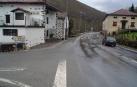 Abierta la carretera N-121-A tras la salida de vía de un camión a la altura de Igantzi