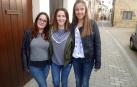 El grupo de teatro local de Lumbier presentó su última obra en el cine parroquial. Dos sesiones, durante el pasado fin de semana, para hacer disfrutar a familiares, amigos y vecinos con la representación de 'El último mono', una adaptación del exitoso Manolito gafotas, que se ha puesto en marcha bajo la dirección de Ángel Sagüés.