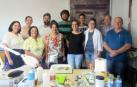 De izda. a dcha., en la primera fila, Marta Gómara , Charo Fuertes, la concejal Mª Mar Azagra, Begoña Serrano, Mirian Sánchez, y el edil Ángel Chivite. Atrás, Paloma Lorente, Ángel Santos, Óscar Bonilla, Inmaculada Delage y Santiago Rueda.