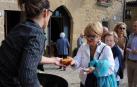 Ujué celebró un nuevo Día de las Migas el 25 de septiembre. Con la colaboración de Mesón Las Torres, Mesón Las Migas, Pastas Urrutia y Vega del Castillo se repartieron 6.000 raciones y se pudieron probar los vinos de la zona. También hubo feria de artesanía, 'caldico', animación de calle, actividades infantiles y visitas guiadas a la fortaleza.