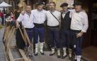 El pasado fin de semana, los vecinos de Puente la Reina y los visitantes que se acercaron a esta localidad pudieron disfrutar del completo programa organizado con motivo de sus fiestas tradicionales. Uno de los actos más auténticos es la carrera de layas, que se celebró el domingo 25 por la tarde. Gigantes y cabezudos, encuentros gastronómicos, encierros de vacas, baile de la Era y feria de artesanía fueron algunas de las citas más atractivas de estos festejos.