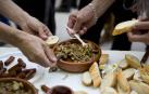 La Cofradía del Hongo y la Seta de Navarra celebró ayer su XXIII capítulo con un concurso de cocina en el que la Cofradía del Salmón de Bidasoa se alzó con el primer puesto.