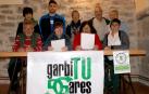 Un auzolan busca en Puente la Reina concienciar en limpieza viaria