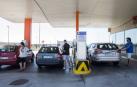 El Gobierno se plantea eliminar en 2017 el recargo fiscal a la gasolina