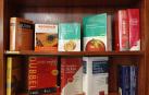 Estanter&iacute;a con libros