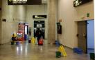 Decenas de goteras en la galería comercial de la estación de autobuses