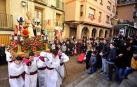 La talla de San Blas vuelve al templo tras completar la procesión.