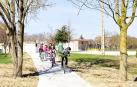 Falces acondiciona un carril bici desde el puente hasta el colegio